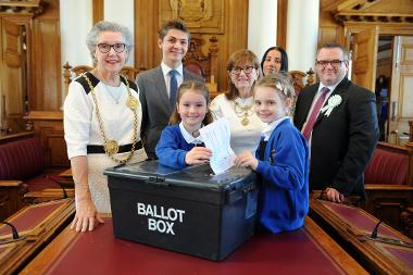 The Mayor, Cllr Pat Hay and  Mayoress Mrs Jean Copp, and Cllr Ellison with Staryland election candidates from Fellgate Primary School.