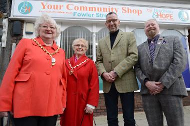 Deputy Mayor Cllr Margaret Peacock with Deputy Mayoress Gladys Hobson with Peter Maloney from Hospitality and Hope and Cllr Paul Dean